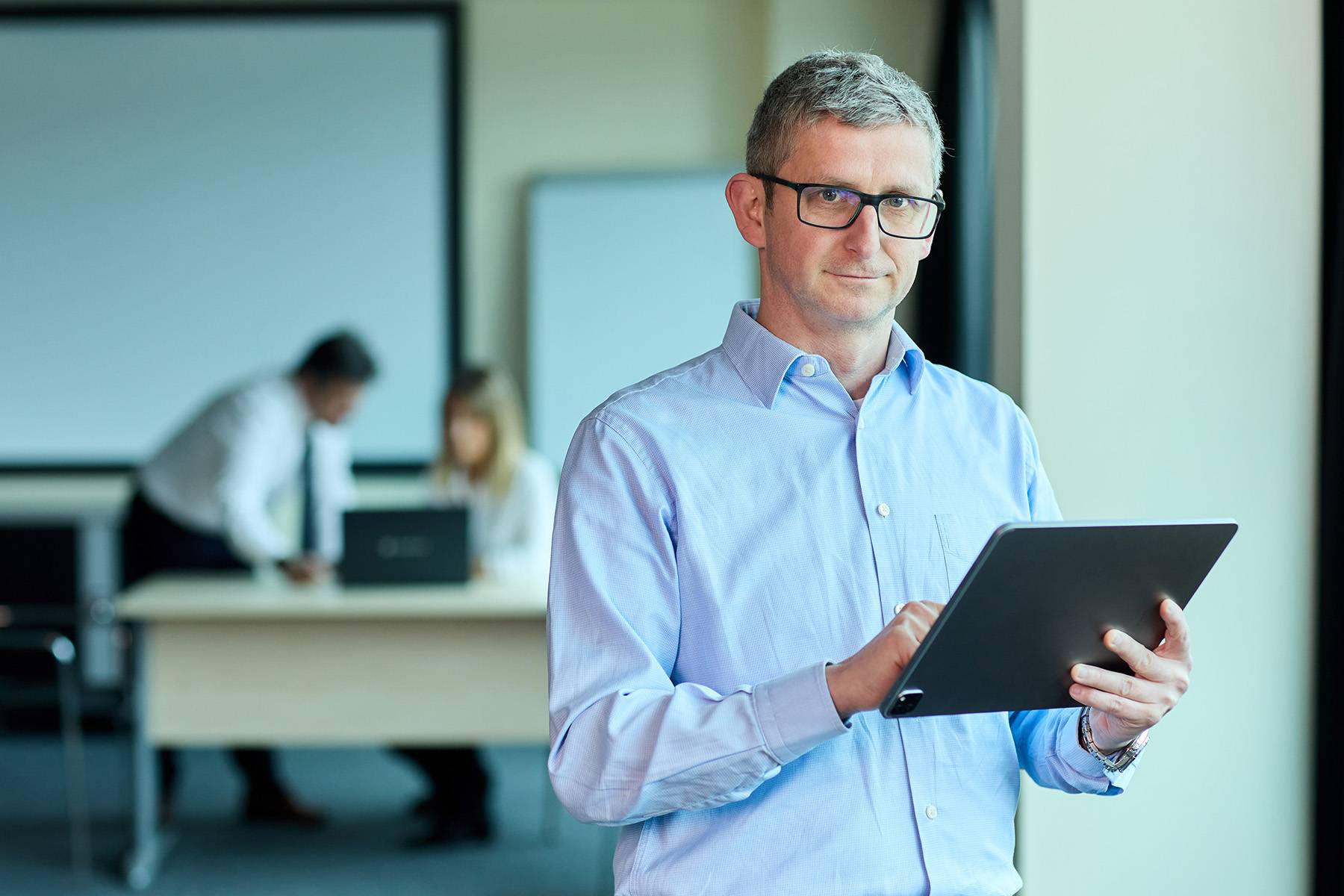 En Karbel suministramos bobinas con diversidad de gramajes, tamaños y formatos
